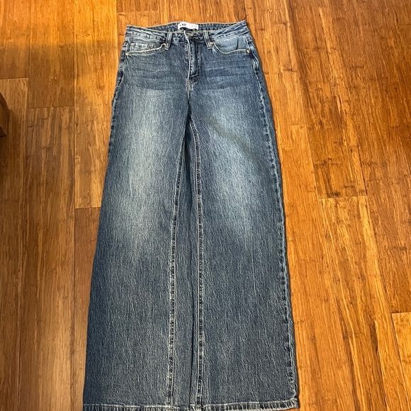 37. YMI Women's Luxe Bella Wide leg, Hise Rise Jeans, Sz. 5/27, Worn once, EUC - Picture 8 of 14